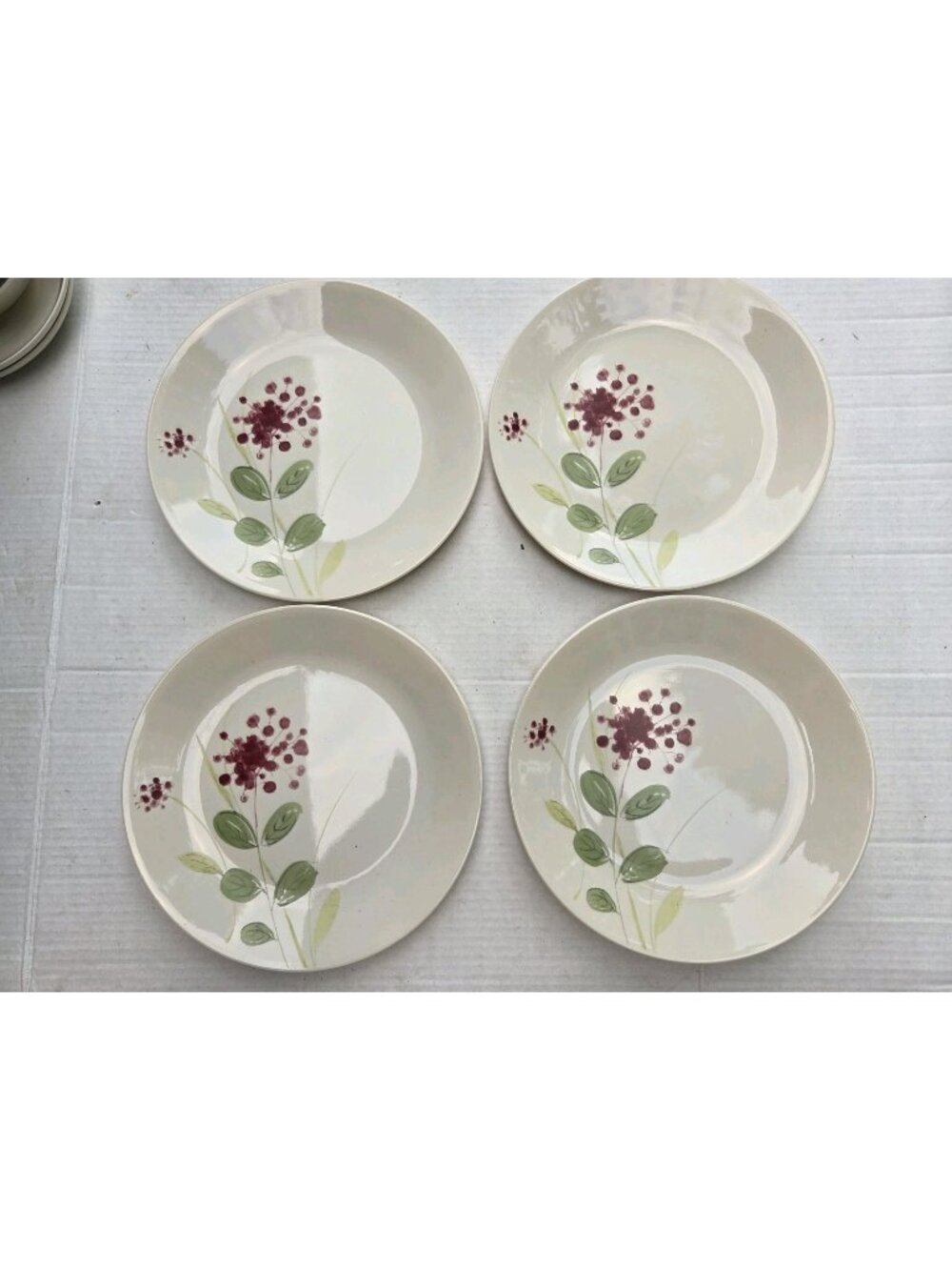 Set 4 Vintage Corelle Wine Berries Dinner Plates  10 1/4 in.